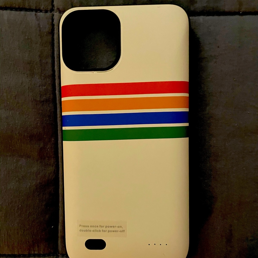 Casely iPhone 11 Max Pro Charging Case